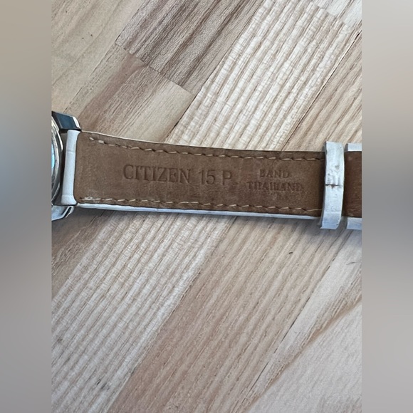 Citizen Eco-Drive Ladies Watch Crystals Pearl Dial Stainless and Rose Gold Dial - Picture 11 of 14